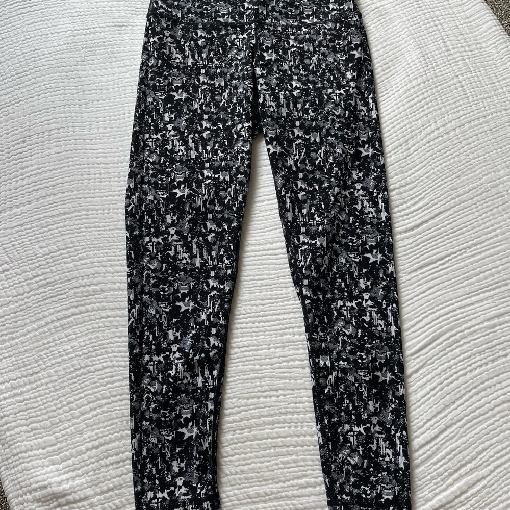 DYI black and white leggings size large